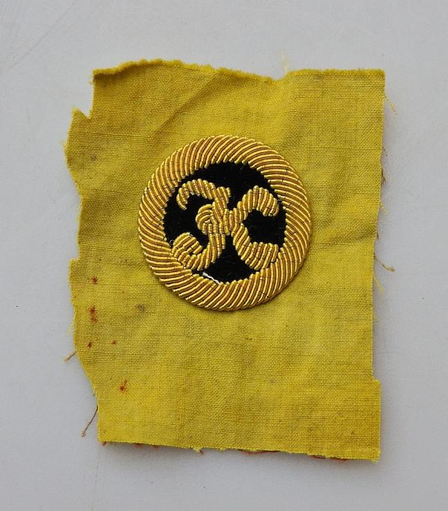 AUFLAGE FÜR EINE OFFIZIERSTSCHAKO ODER KAPPENROSE K KARL I 1917/18