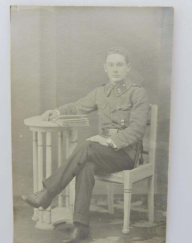 PHOTO KUK SOLDAT KORPORAL MIT KNOPF !