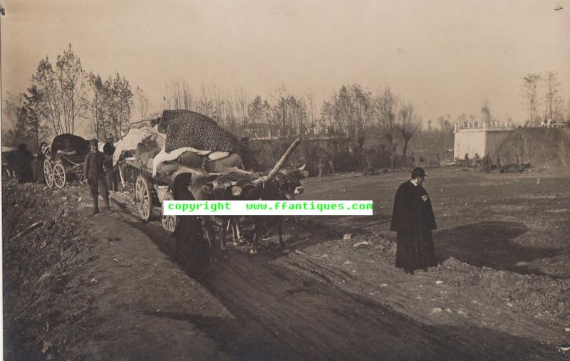 KUK PHOTO 1WK NORD ITALIEN FLÜCHTLINGE PFARRER